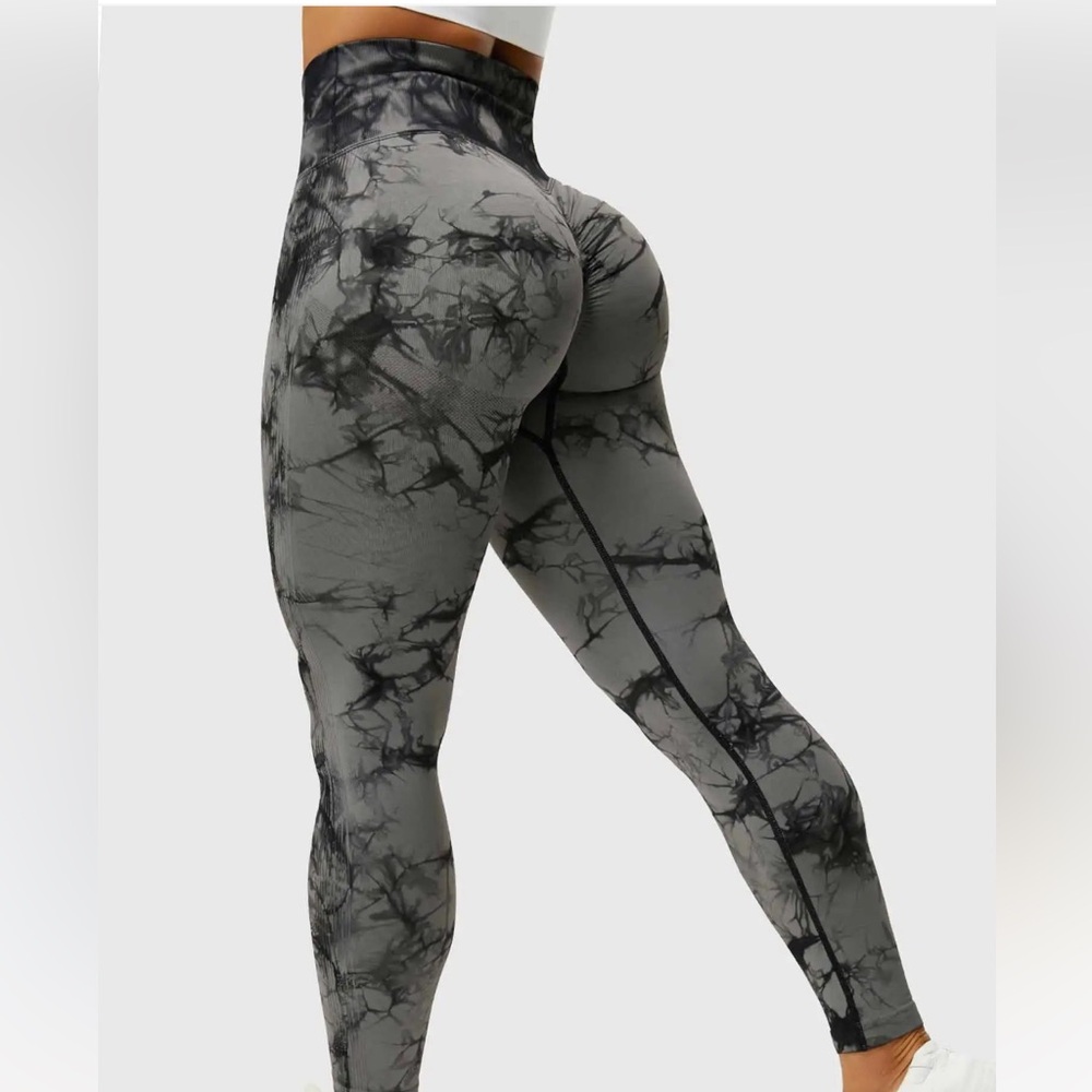 Yeoreo Scrunch Butt V Front Leggings medium